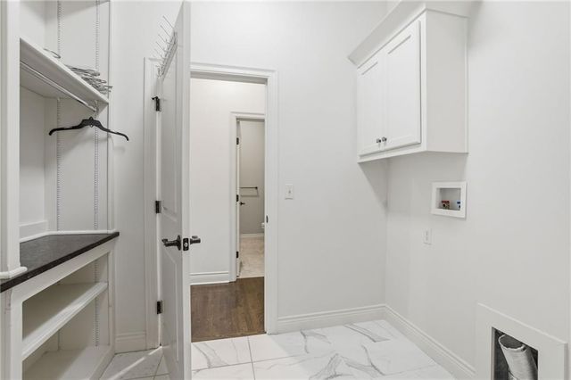 6119 Southlake Drive, Parkville, MO 64152
