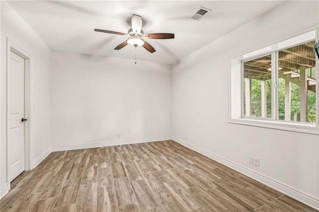 6119 Southlake Drive, Parkville, MO 64152