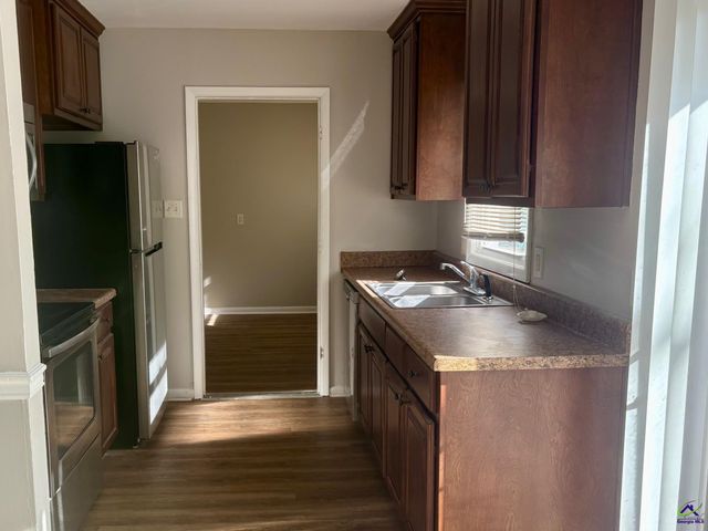 413 Sarah Drive, Warner Robins, GA 31093