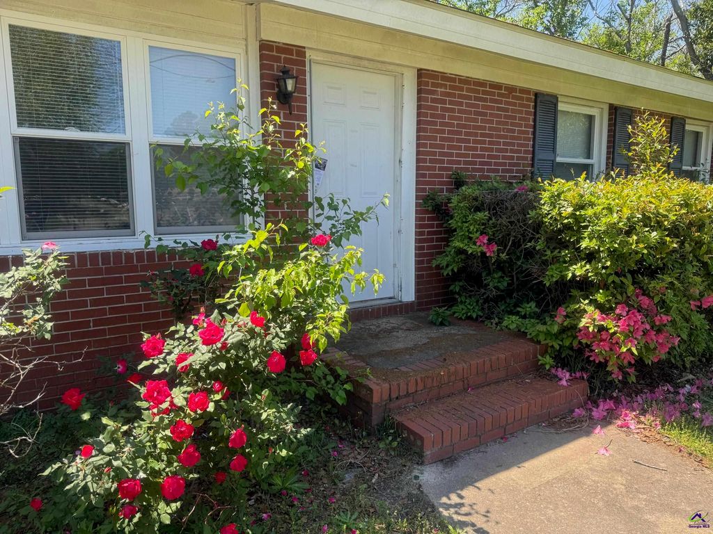 413 Sarah Drive, Warner Robins, GA 31093