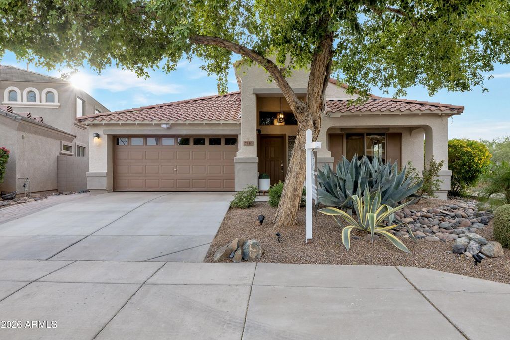 2716 E QUIET HOLLOW Lane, Phoenix, AZ 85024 — photo 5