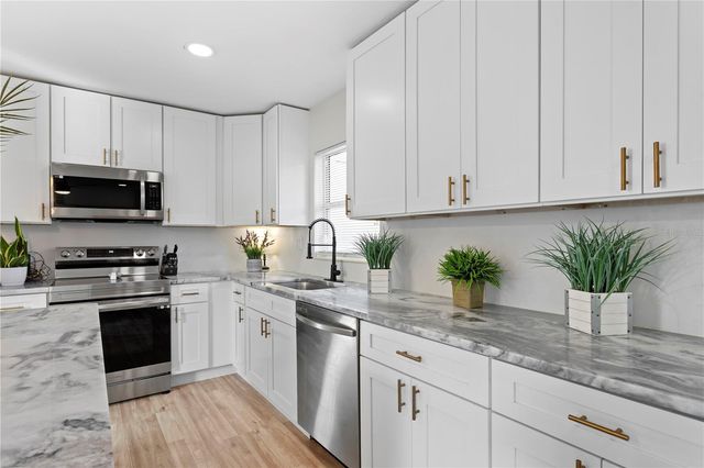 6660 17TH STREET N, St Petersburg, FL 33702