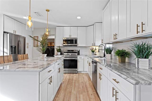 6660 17TH STREET N, St Petersburg, FL 33702