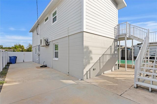 6660 17TH STREET N, St Petersburg, FL 33702