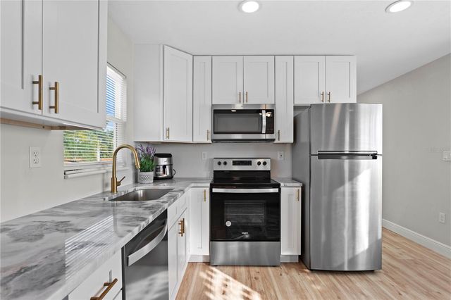 6660 17TH STREET N, St Petersburg, FL 33702