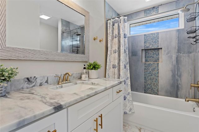 6660 17TH STREET N, St Petersburg, FL 33702