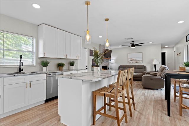 6660 17TH STREET N, St Petersburg, FL 33702