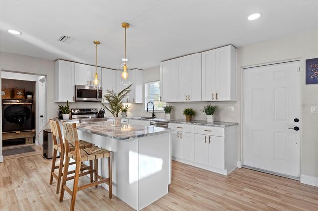 6660 17TH STREET N, St Petersburg, FL 33702