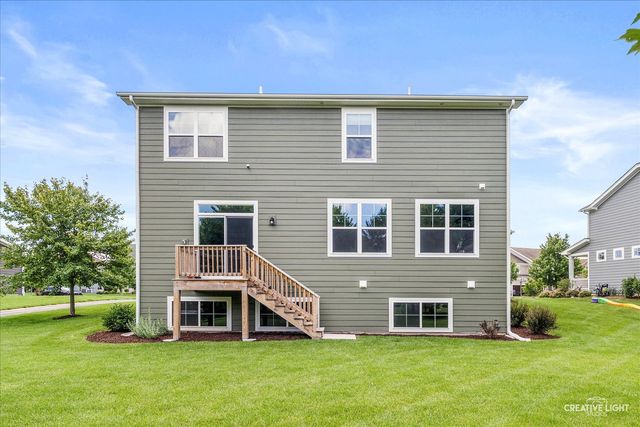 798 Richwood Avenue, Elgin, IL 60124