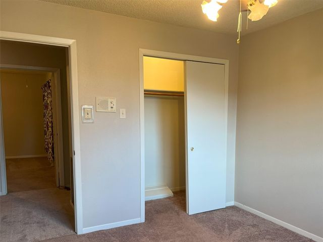 401 Oakhill Drive, Conroe, TX 77304