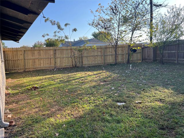 401 Oakhill Drive, Conroe, TX 77304