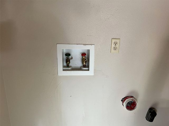 401 Oakhill Drive, Conroe, TX 77304