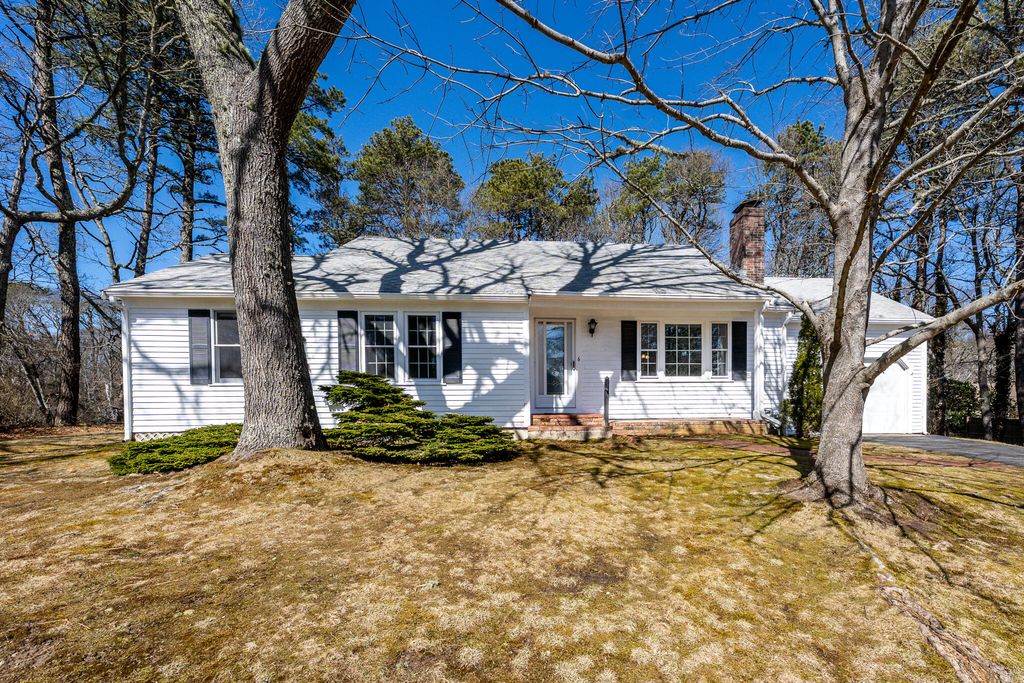 6 Clinton Drive, Yarmouth Port, MA 02675