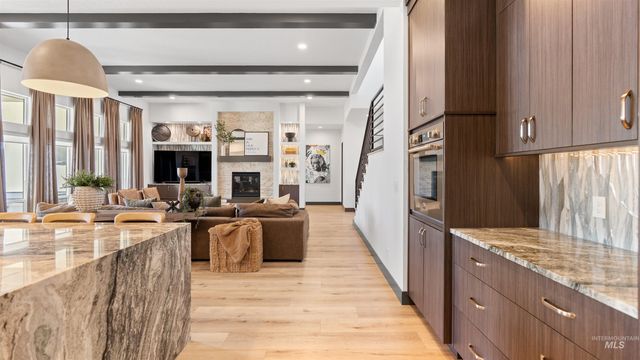 5043 W Oakford, Meridian, ID 83646