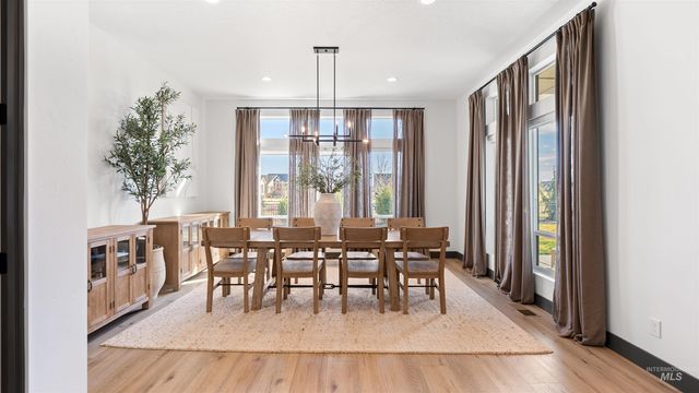 5043 W Oakford, Meridian, ID 83646