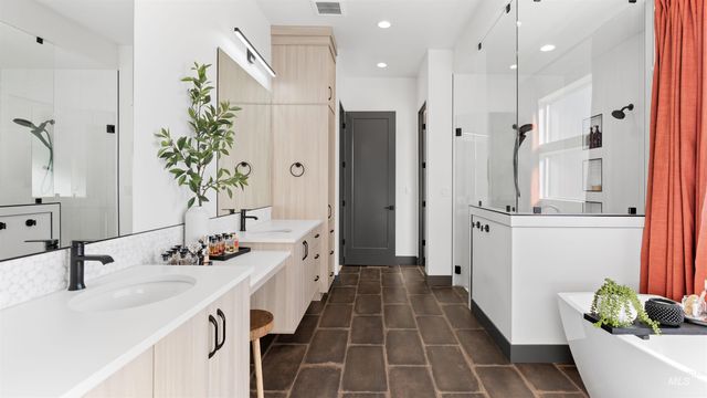 5043 W Oakford, Meridian, ID 83646