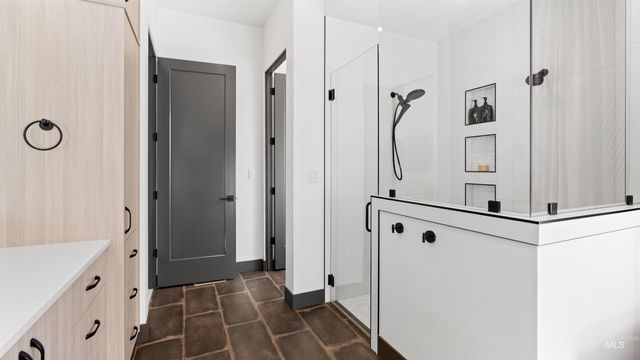 5043 W Oakford, Meridian, ID 83646