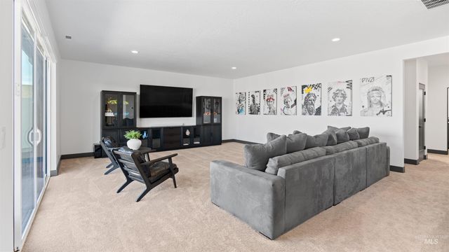 5043 W Oakford, Meridian, ID 83646