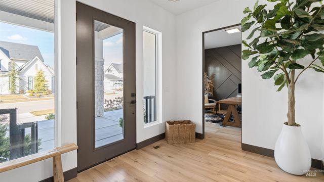 5043 W Oakford, Meridian, ID 83646