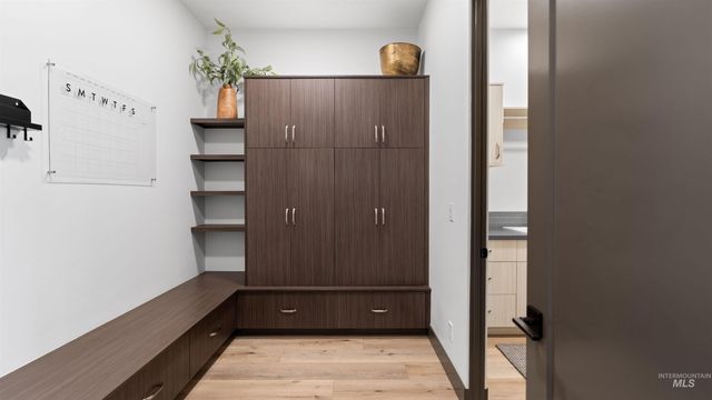 5043 W Oakford, Meridian, ID 83646