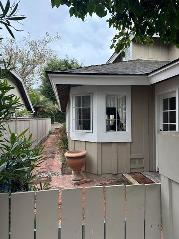 568 Rockport Ct, Encinitas, CA 92024