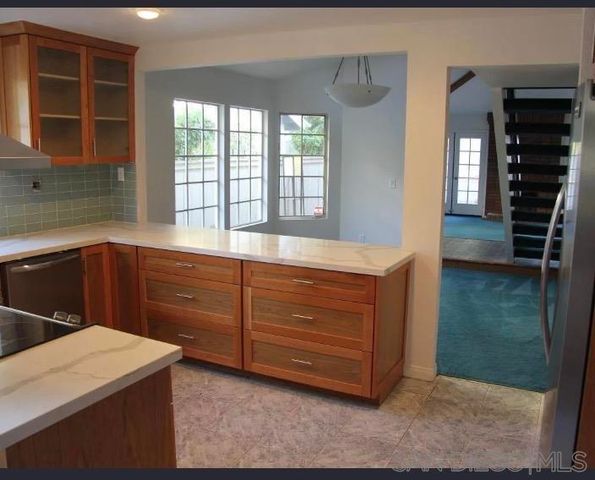 568 Rockport Ct, Encinitas, CA 92024