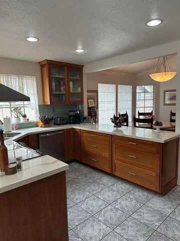 568 Rockport Ct, Encinitas, CA 92024