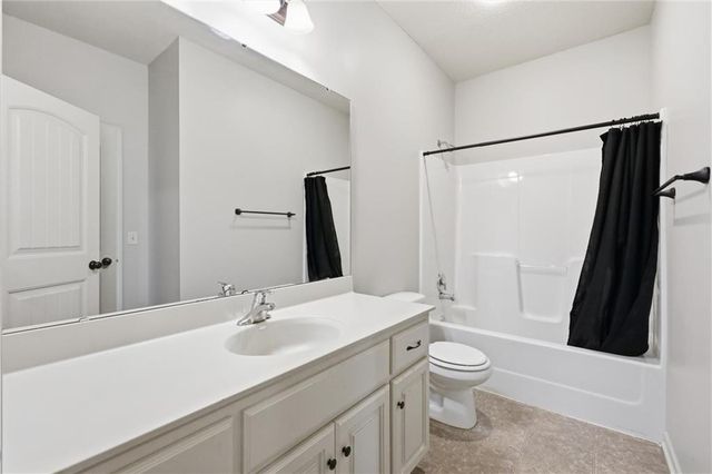1217 Hampton Drive, Raymore, MO 64083