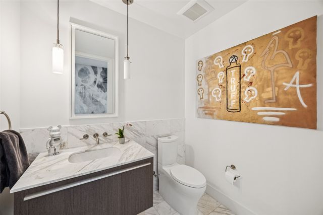 3130 N Harwood Street 1606, Dallas, TX 75201