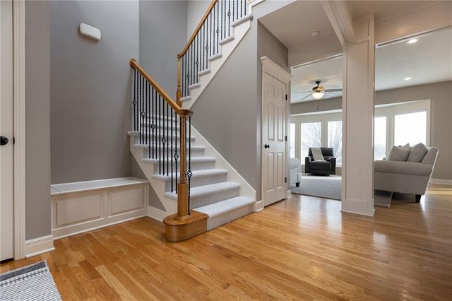 17811 Greyhawke Ridge Drive, Smithville, MO 64089