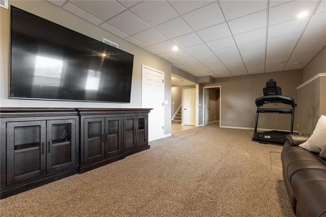 17811 Greyhawke Ridge Drive, Smithville, MO 64089