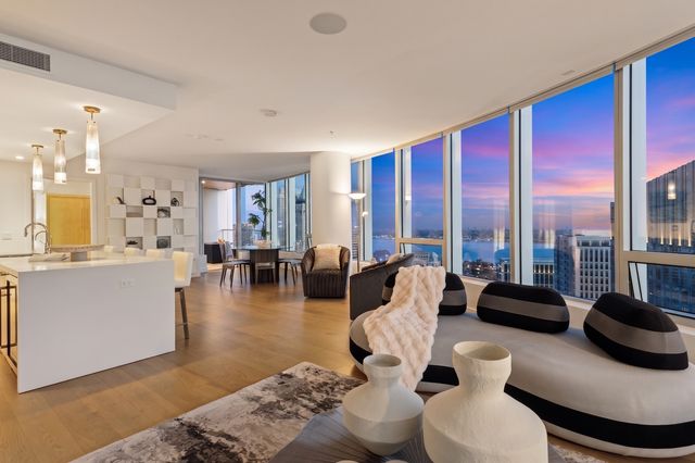 888 W E Street 2602, San Diego, CA 92101