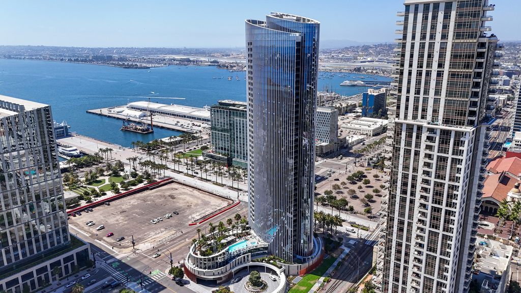 888 W E Street 2602, San Diego, CA 92101