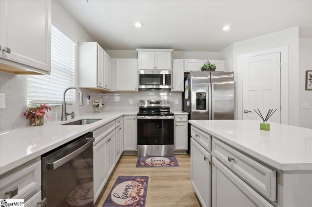 119 Baylor Drive, Gray Court, SC 29645
