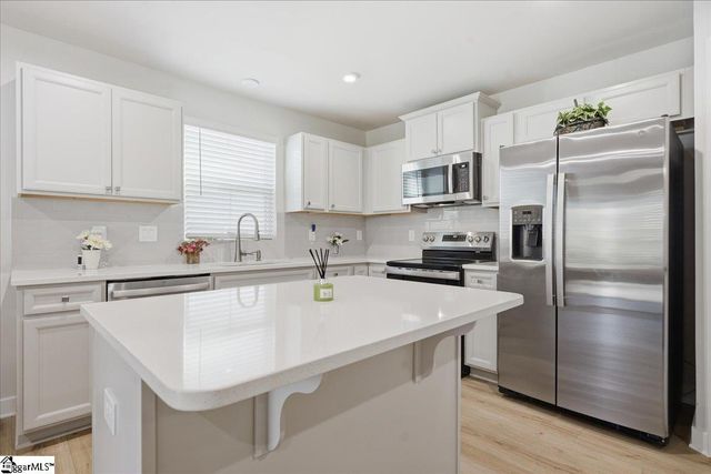 119 Baylor Drive, Gray Court, SC 29645
