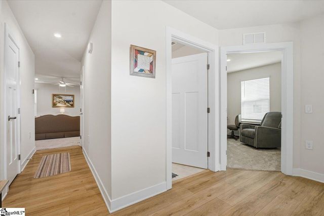 119 Baylor Drive, Gray Court, SC 29645