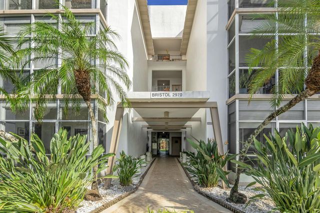 2970 NE 16th Avenue 211, Oakland Park, FL 33334