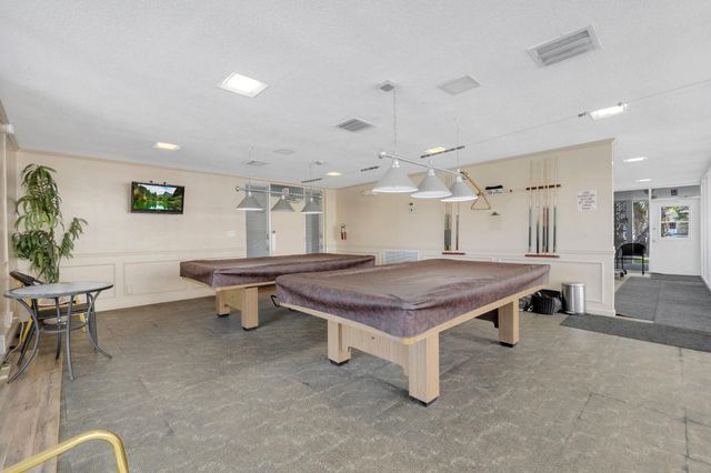 2970 NE 16th Avenue 211, Oakland Park, FL 33334