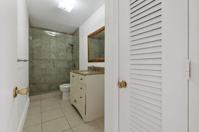 2970 NE 16th Avenue 211, Oakland Park, FL 33334