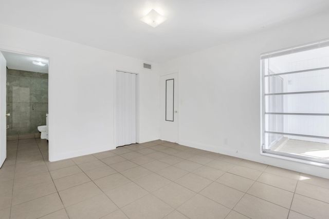 2970 NE 16th Avenue 211, Oakland Park, FL 33334