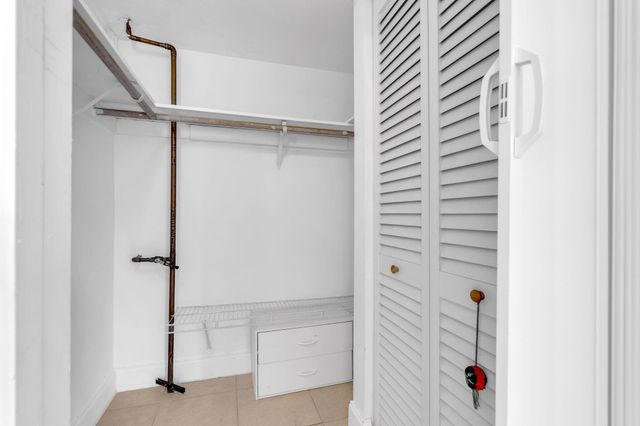 2970 NE 16th Avenue 211, Oakland Park, FL 33334