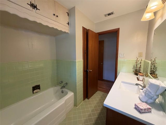 1519 Tulip Drive, Arlington, TX 76013
