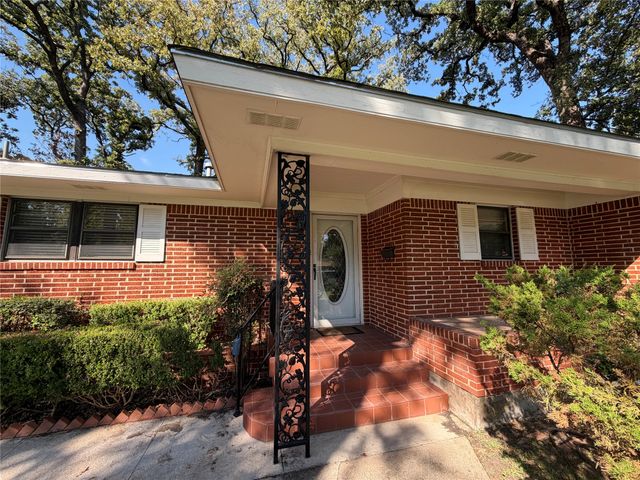 1519 Tulip Drive, Arlington, TX 76013