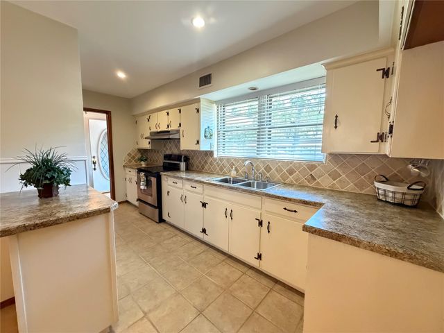 1519 Tulip Drive, Arlington, TX 76013