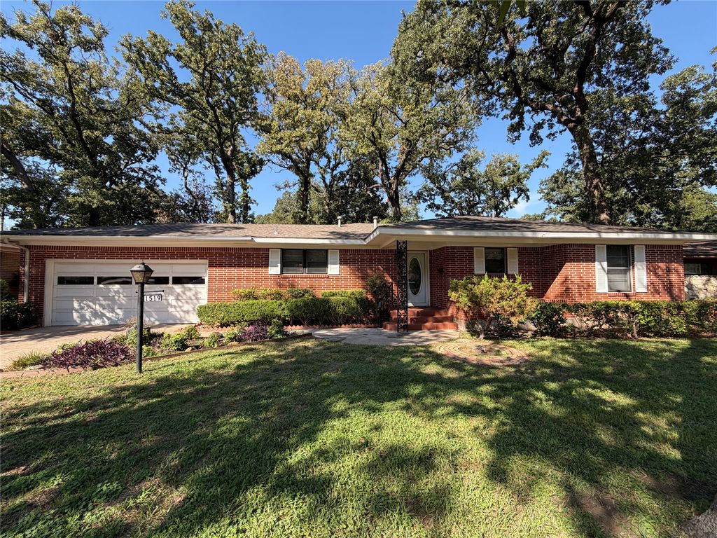 1519 Tulip Drive, Arlington, TX 76013