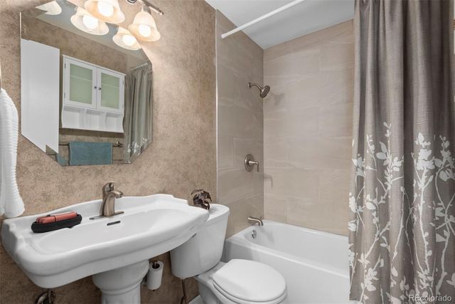 7462 Vance Street, Arvada, CO 80003