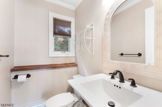 110 Bell Ave, Hopatcong Boro, NJ 07843