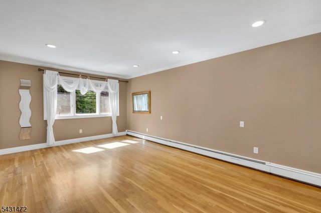 110 Bell Ave, Hopatcong Boro, NJ 07843