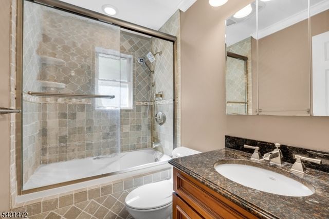 110 Bell Ave, Hopatcong Boro, NJ 07843