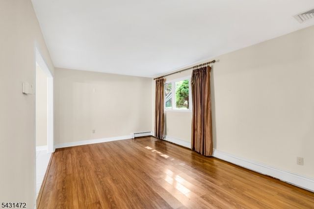 110 Bell Ave, Hopatcong Boro, NJ 07843